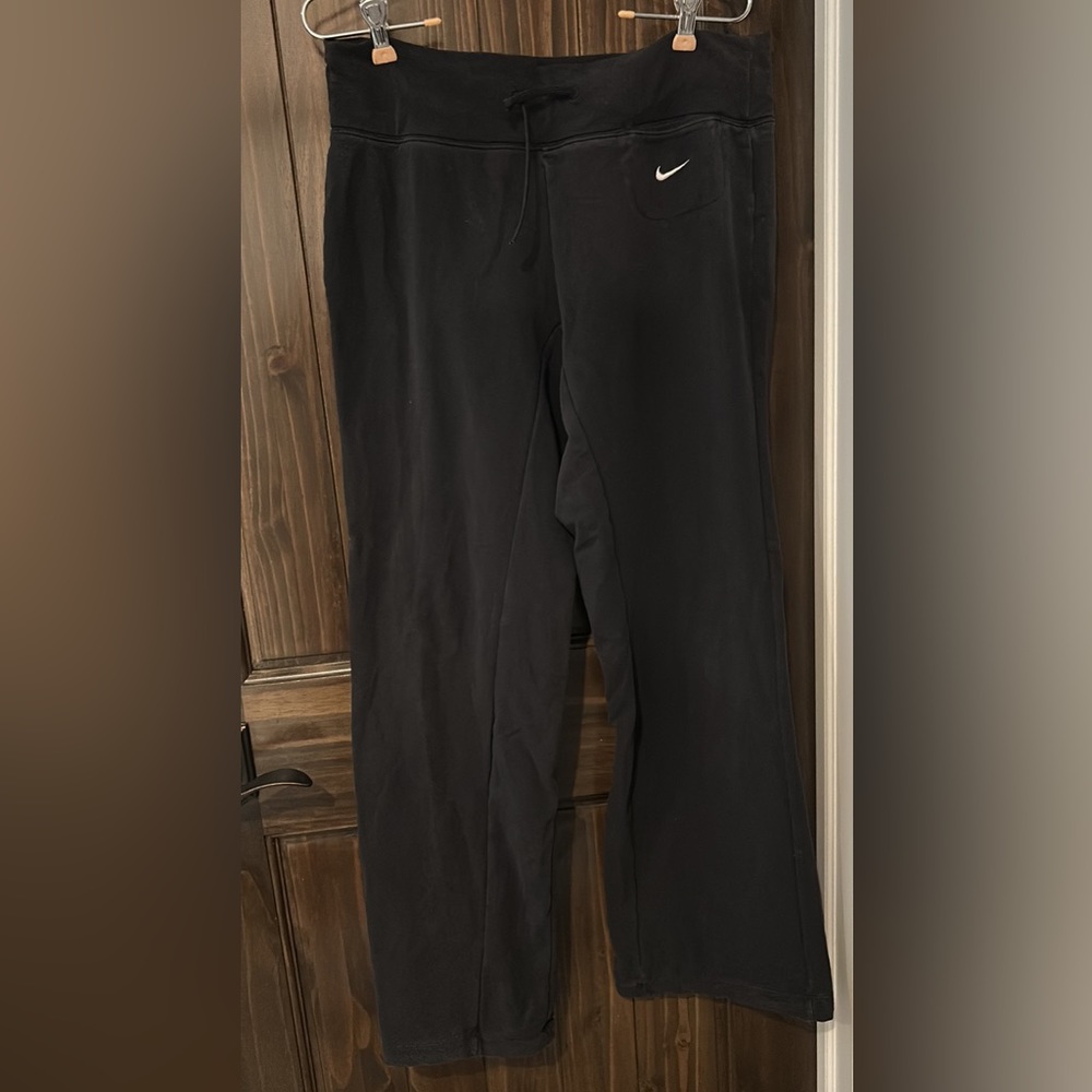 Nike Women’s Black Sweatpants- Size M